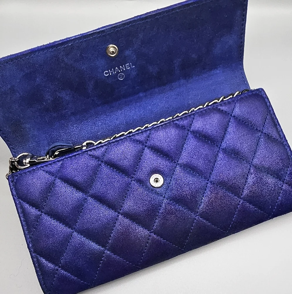 Chanel Quilted Iridescent Blue Wallet on Chain (WOC) Ruthenium HW - Picture 5 of 17